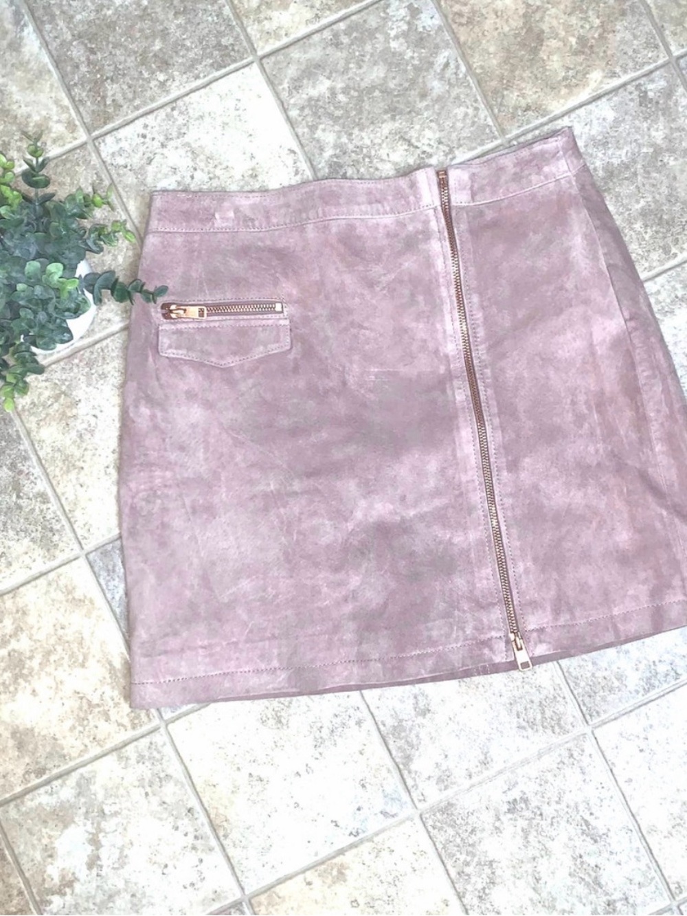 Kendall & Kylie Pink Blush Genuine Suede Leather Zipper Mini Skirt
